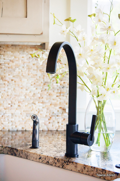 modern-country-kitchen-faucet