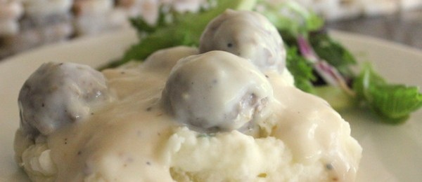Mashed Potatoes with Country-Style Meatball Gravy
